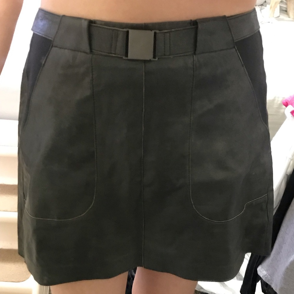 Vince leather mini skirt sz 4